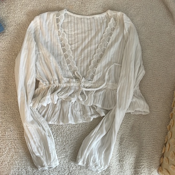 White detailed tie top - Picture 4 of 5